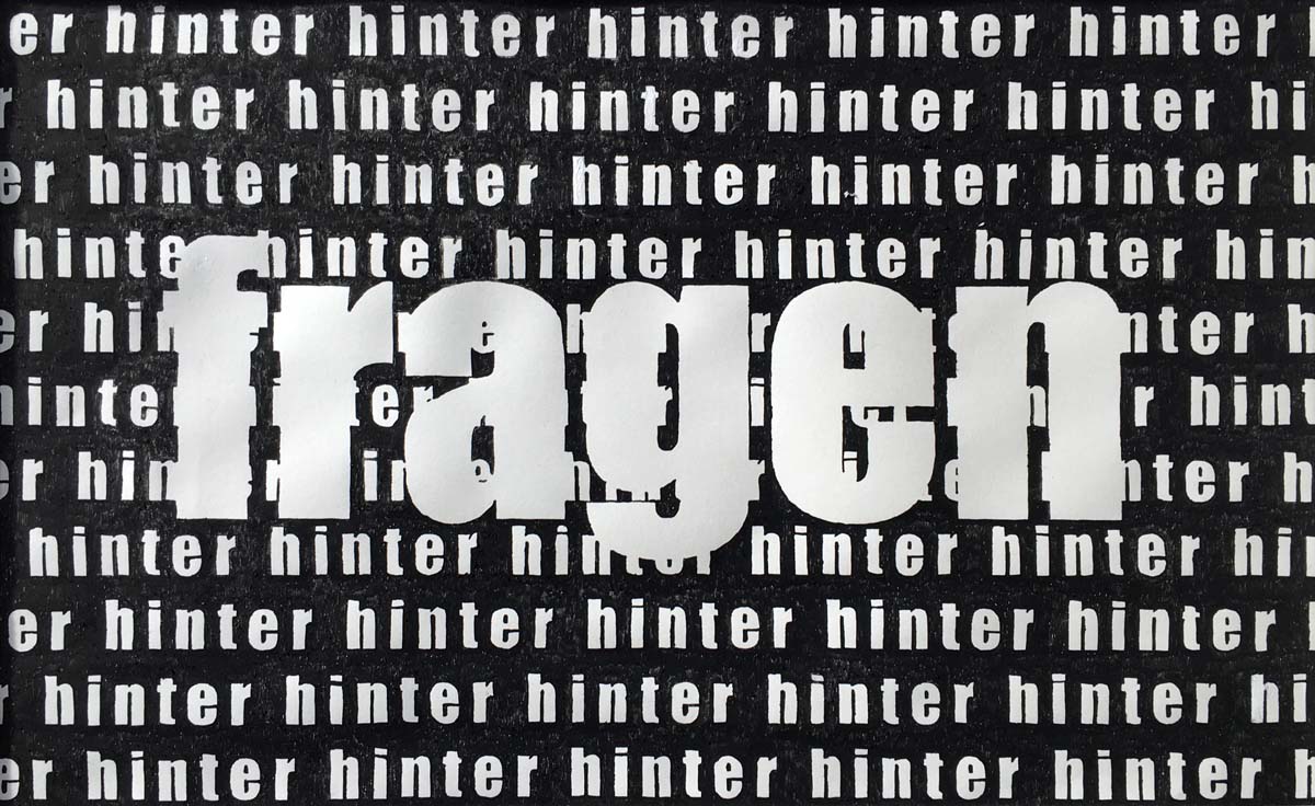 Hinterfragen